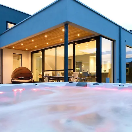 121 Villa